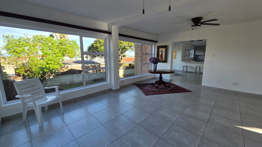 5 Bedroom Property for Sale in Dana Bay Western Cape
